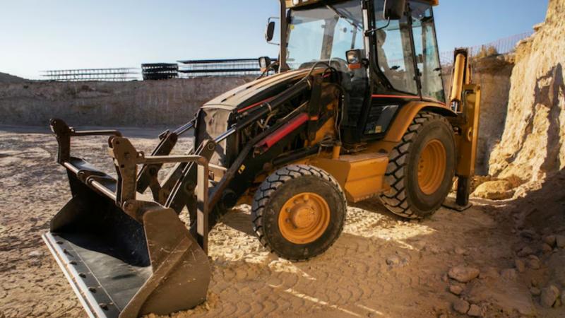 Locação de Retroescavadeira para Obras: Tudo o Que Você Precisa Saber